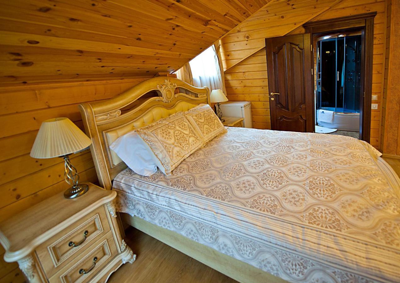 Комплекс Відпочинку Goldfіsh Сlub Guest House Babintsy Eksteriør bilde