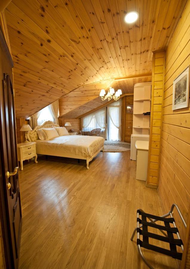 Комплекс Відпочинку Goldfіsh Сlub Guest House Babintsy Eksteriør bilde