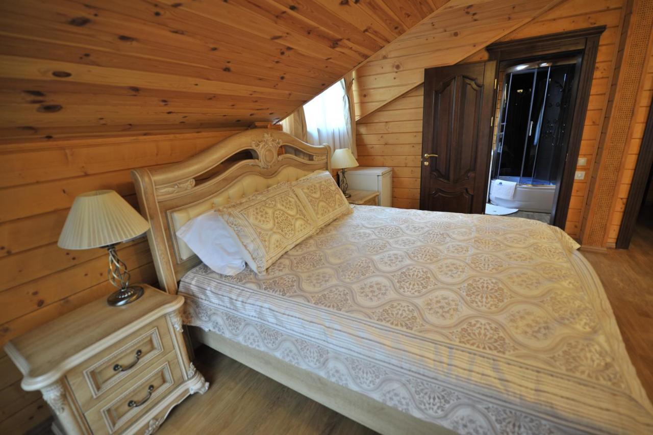 Комплекс Відпочинку Goldfіsh Сlub Guest House Babintsy Eksteriør bilde