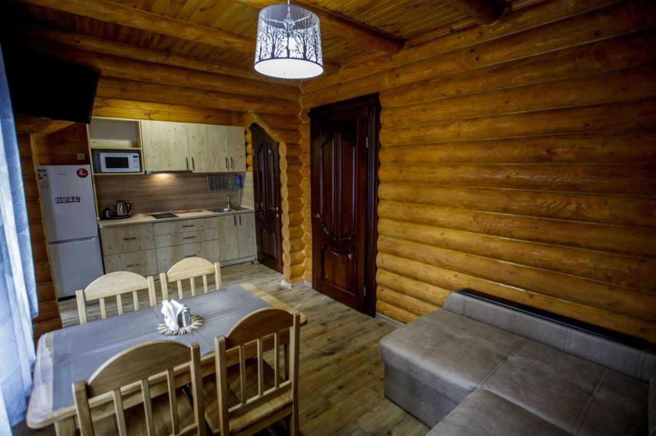 Комплекс Відпочинку Goldfіsh Сlub Guest House Babintsy Eksteriør bilde