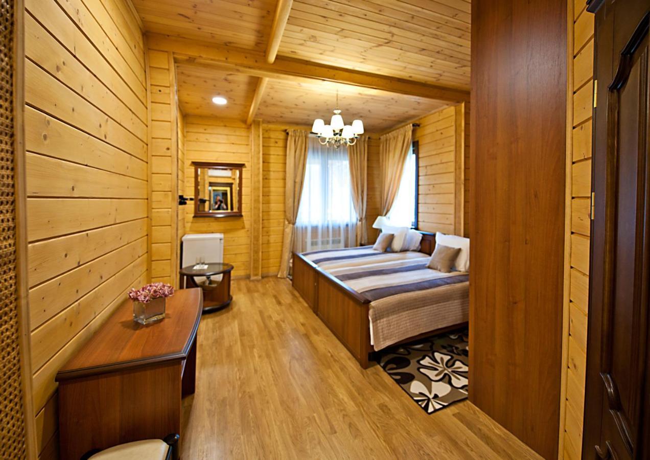 Комплекс Відпочинку Goldfіsh Сlub Guest House Babintsy Eksteriør bilde