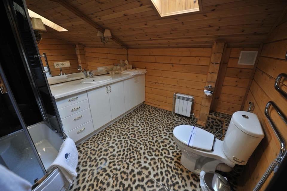Комплекс Відпочинку Goldfіsh Сlub Guest House Babintsy Eksteriør bilde